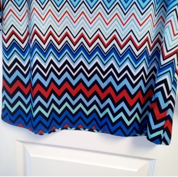 Star Vixen Blue Red Chevron Patterned Women's Top L EUC Dressy Office Spring - Picture 3 of 5